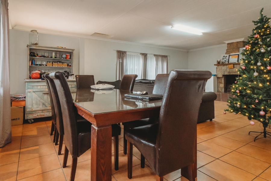 4 Bedroom Property for Sale in Bodorp Western Cape